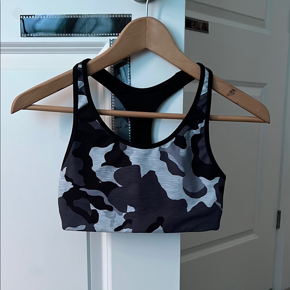 Camo Print Sports Bra - Black and Gray